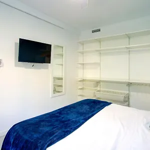 https://piso-cntrico-frente-a-la-playa-junto-la-rambla.top-hotels-tarragona.com